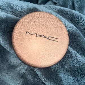 MAC Bronzing Powder